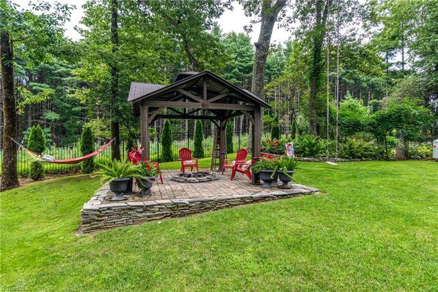 136 Fawn Lane, Roaring Gap, NC 28668