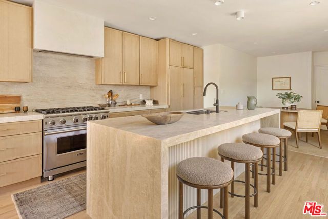 2536 Micheltorena Street, Los Angeles, CA 90039