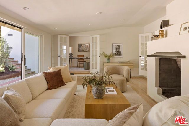 2536 Micheltorena Street, Los Angeles, CA 90039