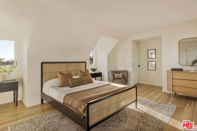 2536 Micheltorena Street, Los Angeles, CA 90039