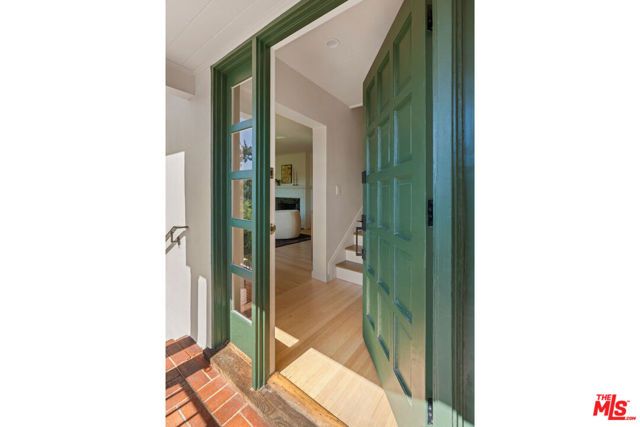 2536 Micheltorena Street, Los Angeles, CA 90039