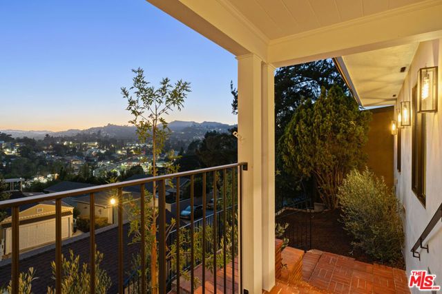 2536 Micheltorena Street, Los Angeles, CA 90039