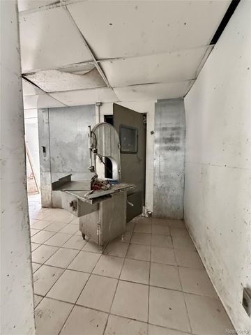 3100 E Davison Street, Hamtramck, MI 48212