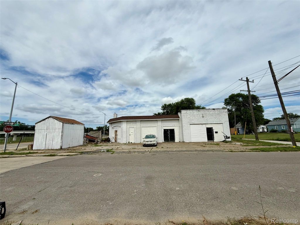 3100 E Davison Street, Hamtramck, MI 48212