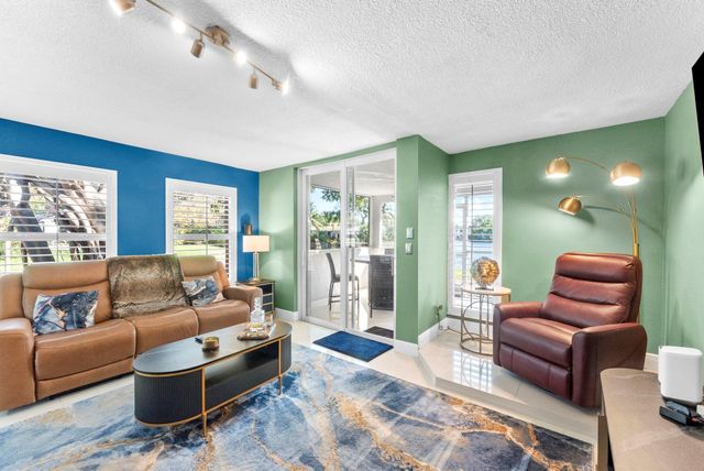 700 Kensington Place 700, Wilton Manors, FL 33305