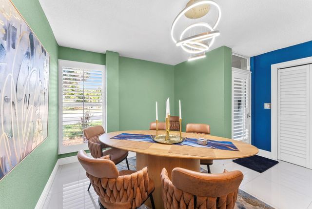 700 Kensington Place 700, Wilton Manors, FL 33305