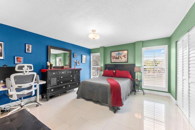 700 Kensington Place 700, Wilton Manors, FL 33305