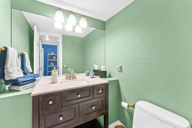 700 Kensington Place 700, Wilton Manors, FL 33305