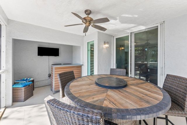 700 Kensington Place 700, Wilton Manors, FL 33305