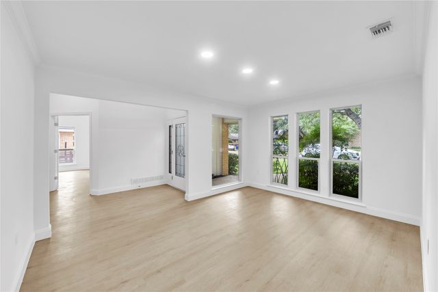 13826 Wooded Creek Court, Farmers Branch, TX 75244