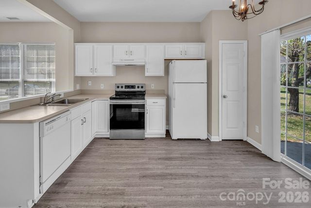 10219 Roundleaf Drive, Charlotte, NC 28213