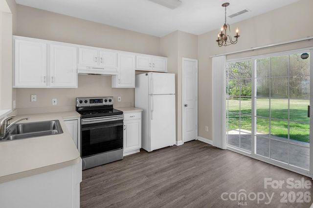 10219 Roundleaf Drive, Charlotte, NC 28213