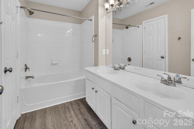 10219 Roundleaf Drive, Charlotte, NC 28213