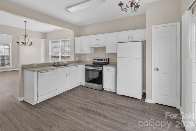 10219 Roundleaf Drive, Charlotte, NC 28213