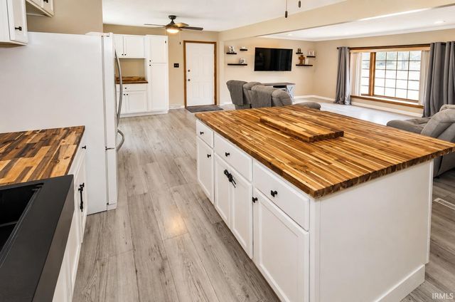 11911 Carol Heights Lane, Evansville, IN 47712