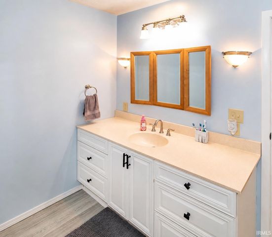 11911 Carol Heights Lane, Evansville, IN 47712