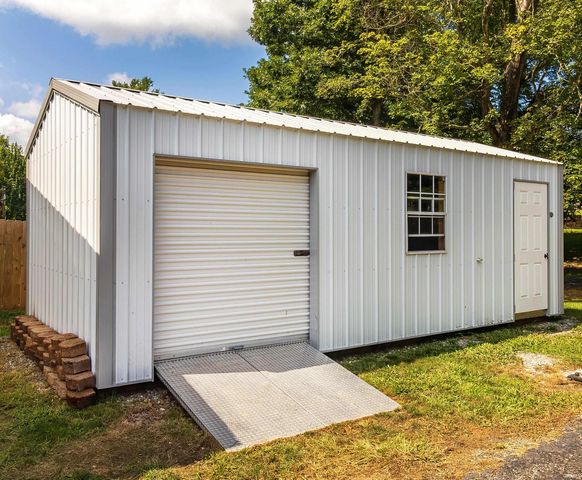 11911 Carol Heights Lane, Evansville, IN 47712