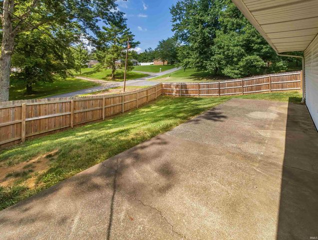 11911 Carol Heights Lane, Evansville, IN 47712