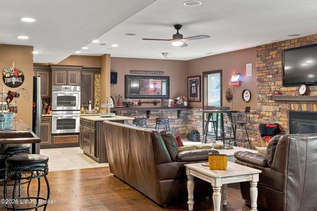 176 Prince Ct, Taylorsville, KY 40071