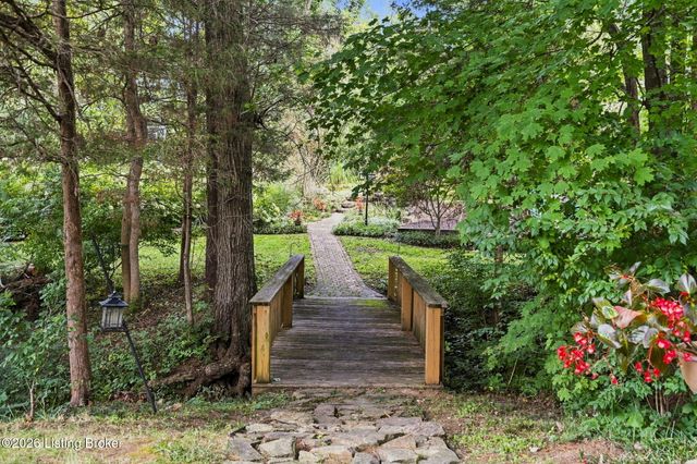 176 Prince Ct, Taylorsville, KY 40071