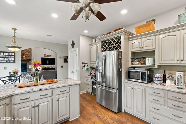 176 Prince Ct, Taylorsville, KY 40071