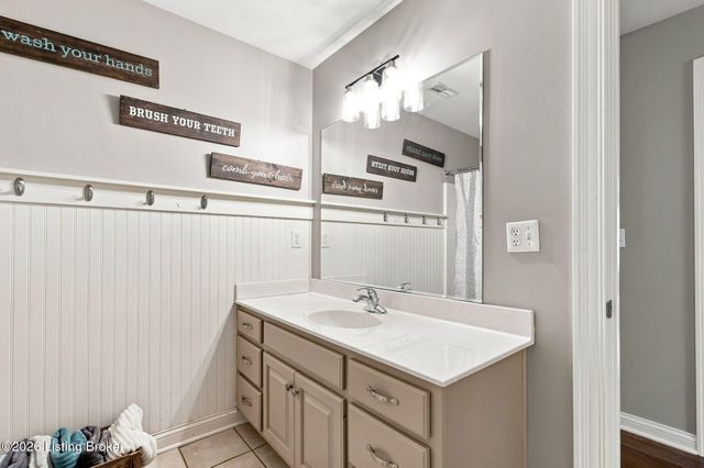 176 Prince Ct, Taylorsville, KY 40071