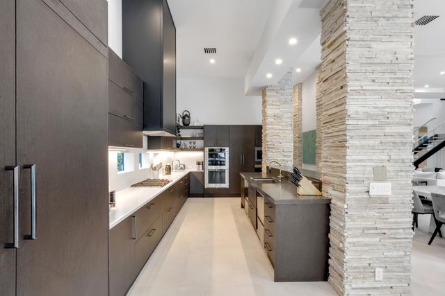 1080 Lake Drive, Delray Beach, FL 33444