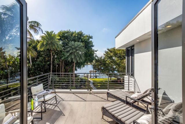 1080 Lake Drive, Delray Beach, FL 33444