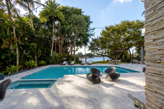 1080 Lake Drive, Delray Beach, FL 33444