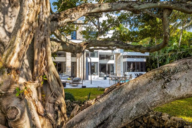 1080 Lake Drive, Delray Beach, FL 33444