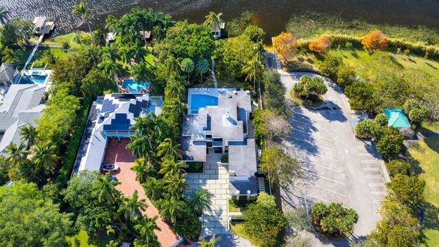 1080 Lake Drive, Delray Beach, FL 33444