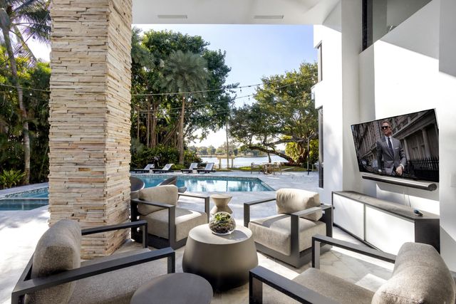 1080 Lake Drive, Delray Beach, FL 33444