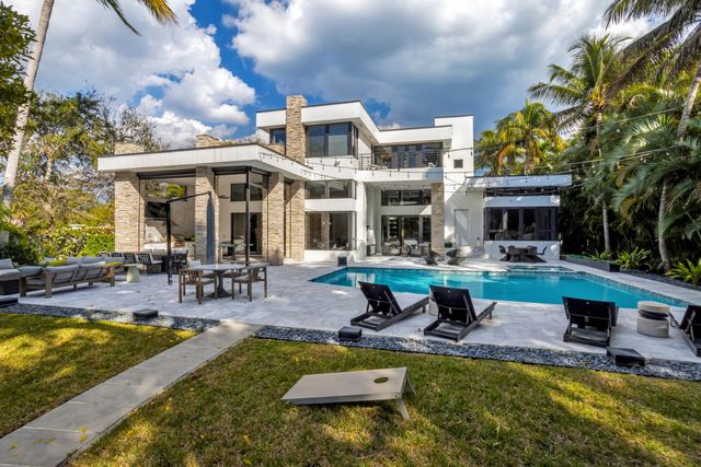 1080 Lake Drive, Delray Beach, FL 33444