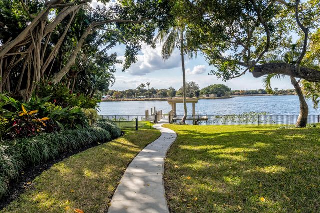 1080 Lake Drive, Delray Beach, FL 33444