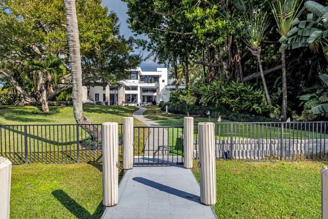 1080 Lake Drive, Delray Beach, FL 33444