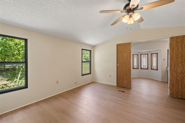1027 Glen Brook Drive, Pecan Hill, TX 75165