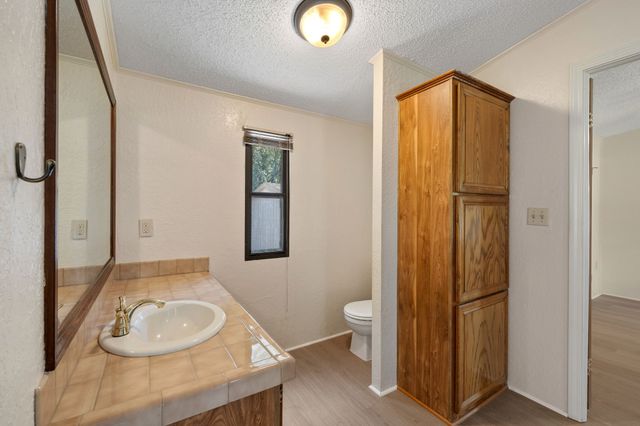 1027 Glen Brook Drive, Pecan Hill, TX 75165
