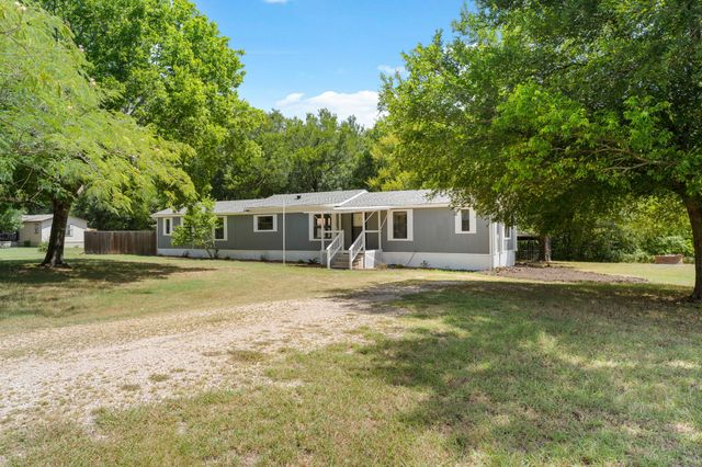 1027 Glen Brook Drive, Pecan Hill, TX 75165