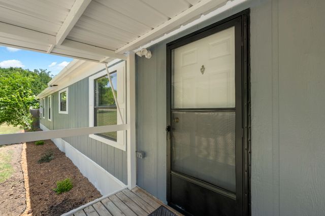 1027 Glen Brook Drive, Pecan Hill, TX 75165