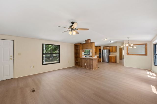 1027 Glen Brook Drive, Pecan Hill, TX 75165