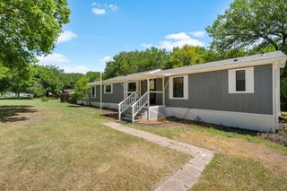 1027 Glen Brook Drive, Pecan Hill, TX 75165
