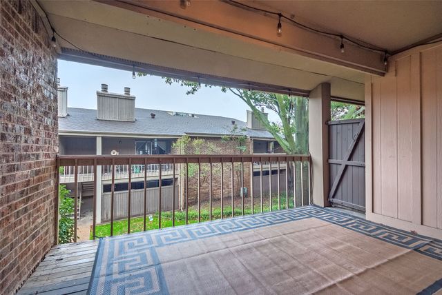 5130 Amesbury Drive 203, Dallas, TX 75206