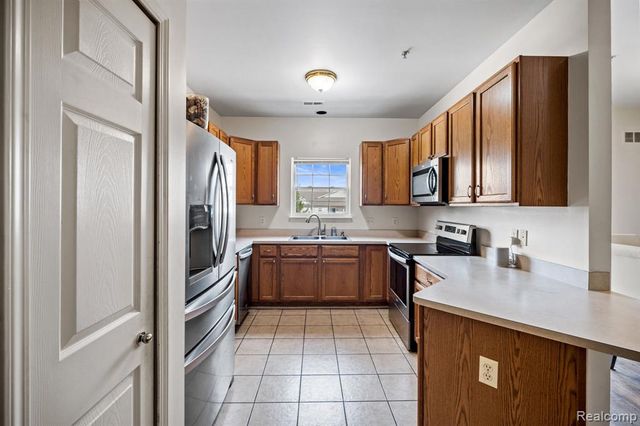 17200 Addington Drive, Commerce Twp, MI 48390