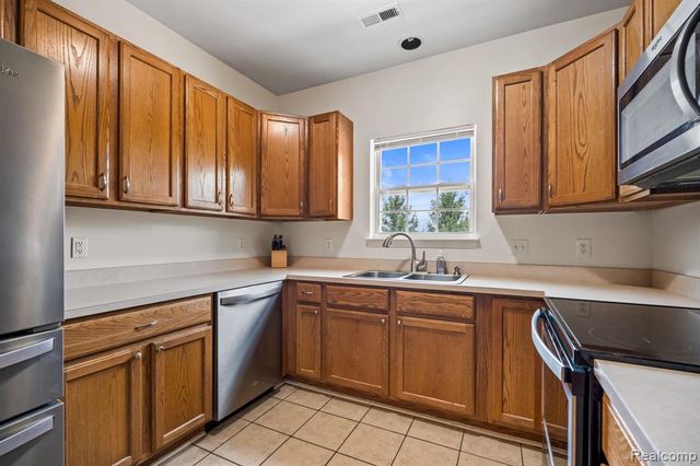 17200 Addington Drive, Commerce Twp, MI 48390