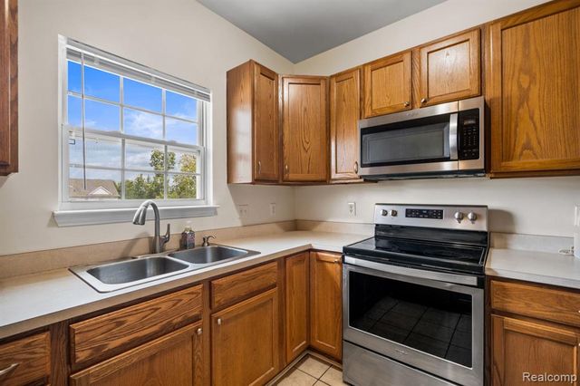 17200 Addington Drive, Commerce Twp, MI 48390