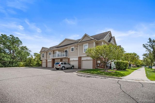 17200 Addington Drive, Commerce Twp, MI 48390