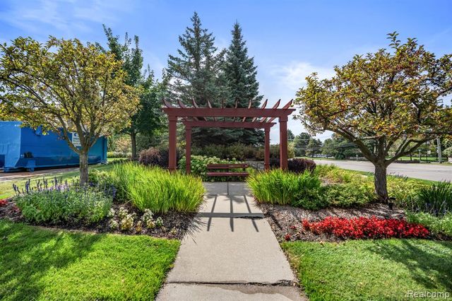 17200 Addington Drive, Commerce Twp, MI 48390