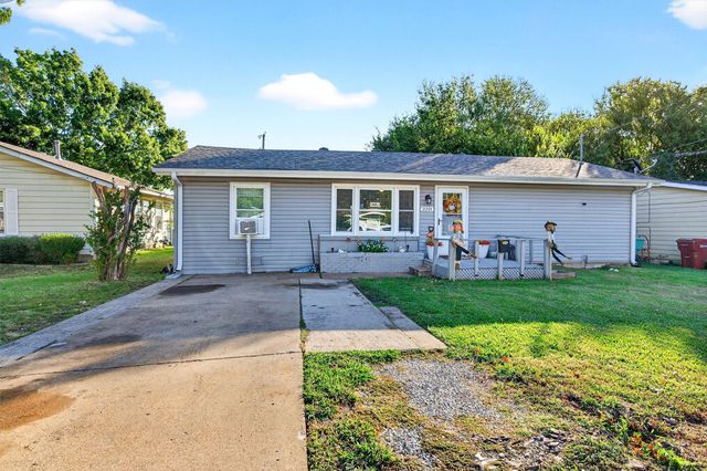 2321 N Shannon Street, Sherman, TX 75092
