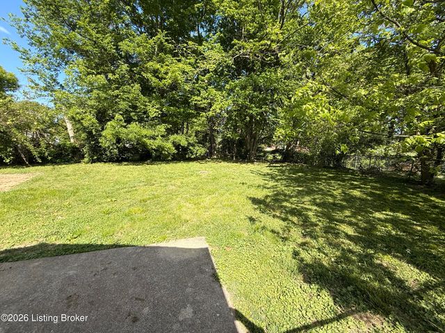159 Hedgewood Ct, Louisville, KY 40229