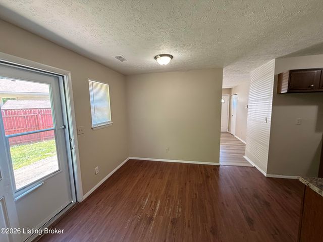 159 Hedgewood Ct, Louisville, KY 40229
